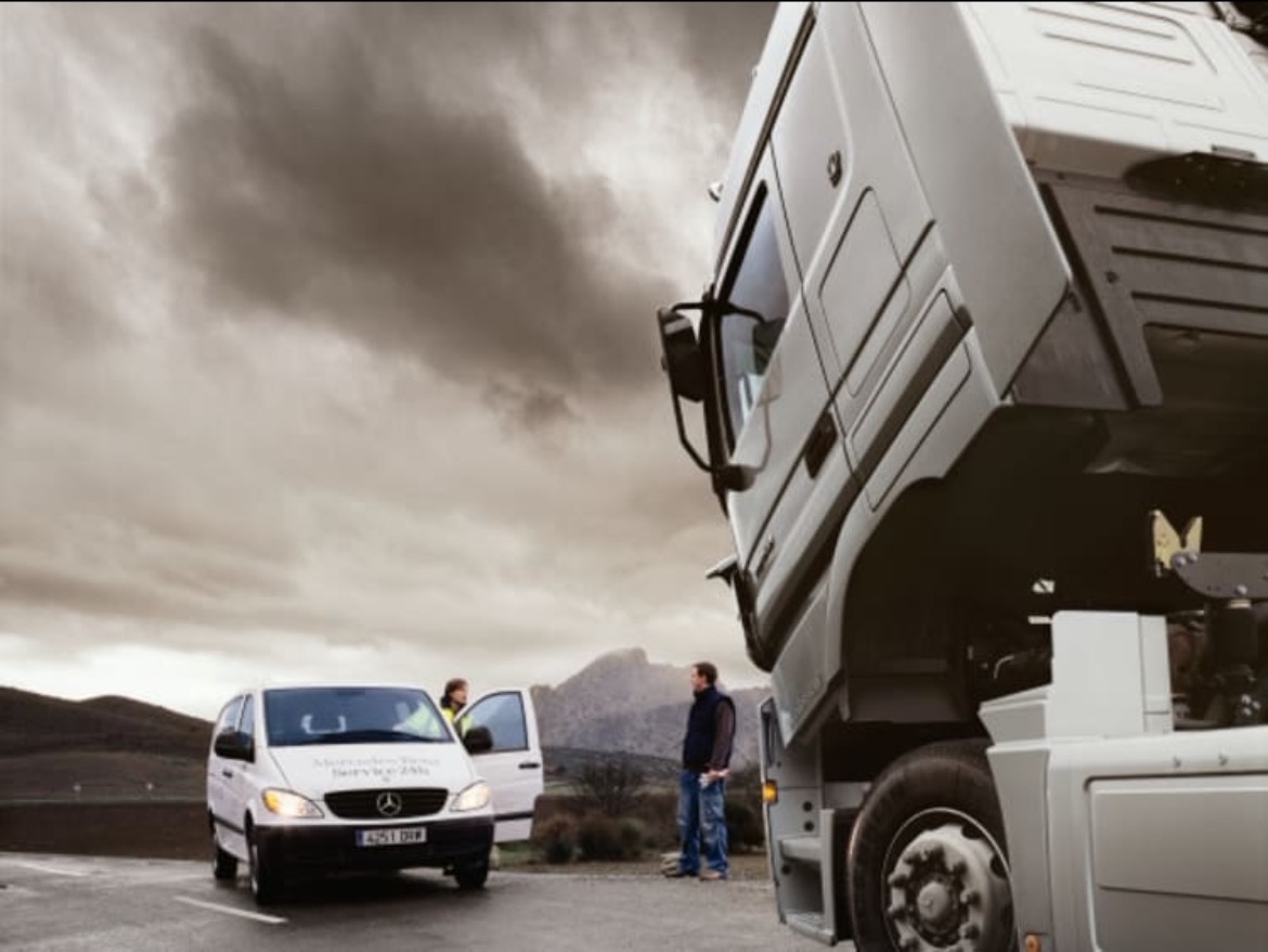 Mercedes Trucks Lorry Service Contracts